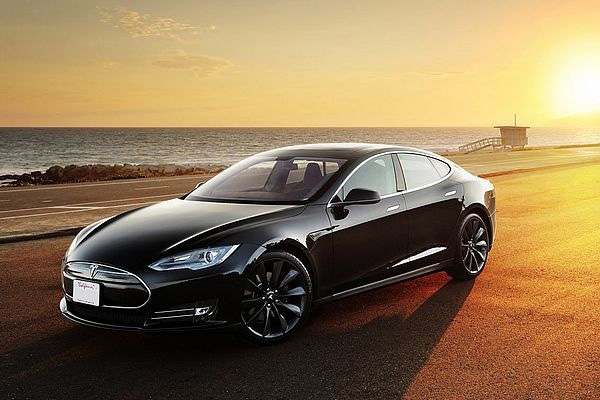 TESLA 入門級車型身價將在3萬美元左右