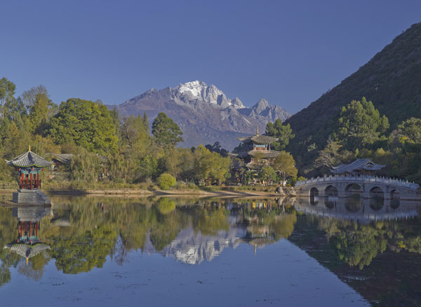 隨安縵 游山川江海 品珍饈玉液