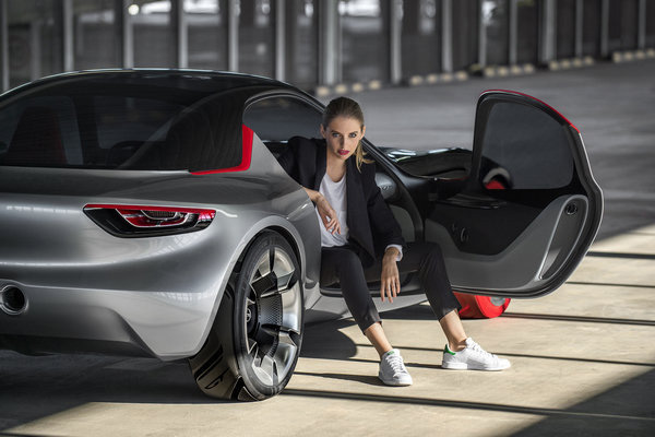 全新OPEL GT Concept 破繭登場(chǎng)