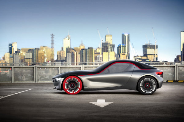 全新OPEL GT Concept 破繭登場(chǎng)