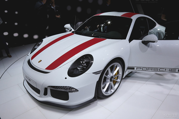 保時(shí)捷911 R 于日內(nèi)瓦車展正式發(fā)布