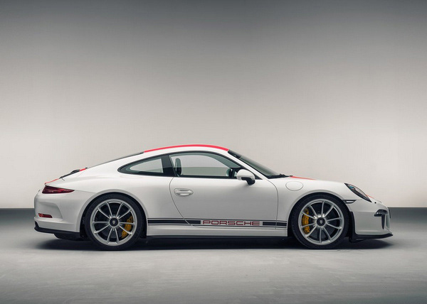 保時(shí)捷911 R 于日內(nèi)瓦車(chē)展正式發(fā)布