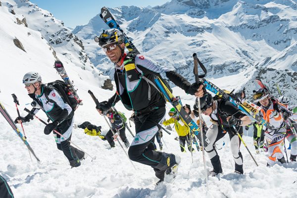 泰格豪雅攜手中國(guó)國(guó)家滑雪登山隊(duì)首次出征瑞士冰川巡邏滑雪登山賽