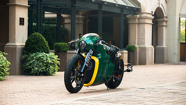 Lotus C-01 科幻重機(jī)現(xiàn)身Mecum拍賣(mài)會(huì)