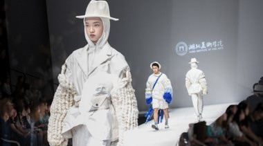 2019“Bedo Fashion”湖北美術(shù)學(xué)院專場發(fā)布亮相北京時尚設(shè)計(jì)廣場