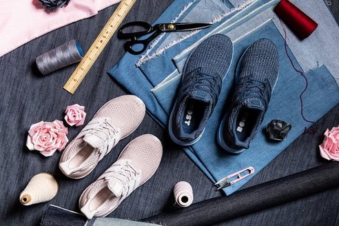 阿迪達斯推出UltraBOOST V-DAY 七夕情侶限定系列跑鞋