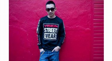 KANYE WEST巧出競選周邊，靈感源自 VISION STREET WEAR