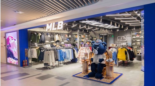 潮流據(jù)點(diǎn) 熱力開啟 MLB上海環(huán)球港、K11雙店齊開