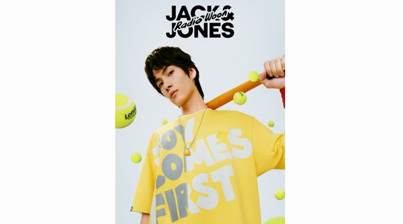 JACK & JONES杰克瓊斯再度攜手馬來西亞藝術(shù)家Radio Woon 發(fā)布全新聯(lián)名系列“It’s Just a Game 無國界運(yùn)動(dòng)精神”