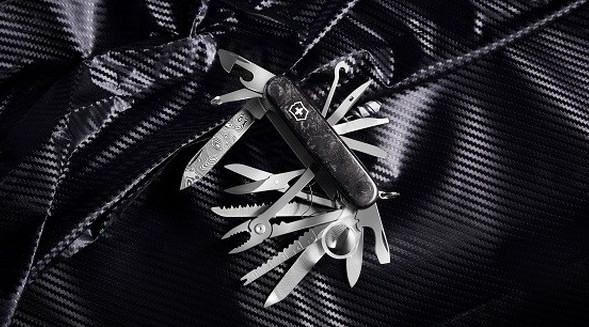 Victorinox 維氏 推出 2021 英雄大馬士革限量版瑞士軍刀