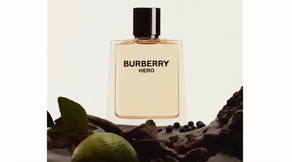 美國(guó)演員ADAM DRIVER 演繹全新BURBERRY HERO駿勇之心男士淡香水廣告大片