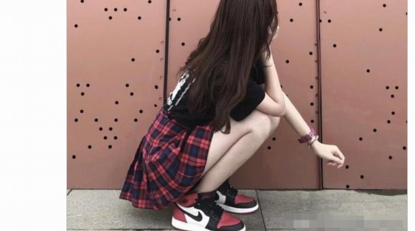 女孩子穿哪雙aj適合？aj 1黑紅腳趾和aj 6臟粉你喜歡嗎