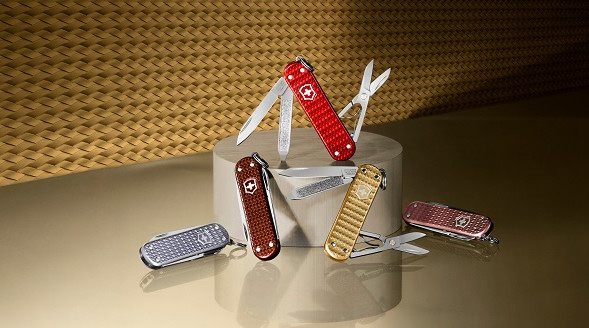 優(yōu)雅、現(xiàn)代、升級 VICTORINOX 維氏推出全新編織紋理的鋁面典范至臻系列