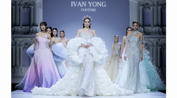 2024春夏上海時(shí)裝周SIFS啟幕，IVAN YONG COUTURE呈現(xiàn)夢(mèng)幻大秀