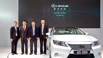 豪華汽車(chē)品牌LEXUS雷克薩斯攜旗下8大系列10款車(chē)型盛裝亮相第十六屆深港澳國(guó)際汽車(chē)博覽會(huì)