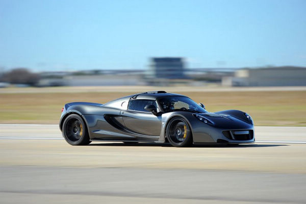 Hennessey Venom GT 打破0-300KM/H加速紀(jì)錄